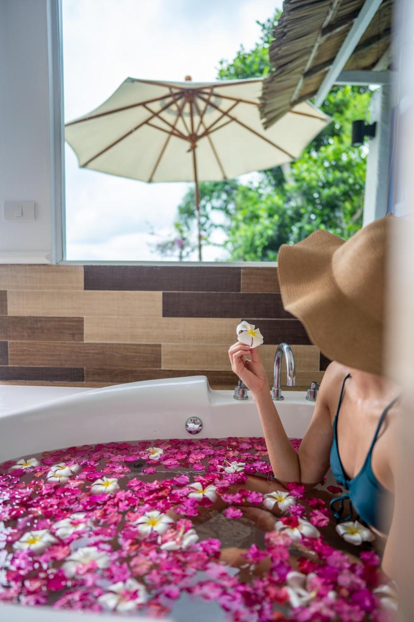 Soul Villas - Beachfront Private Pool Villas, Phuket Nature Retreat Panwa Beach Exteriör bild